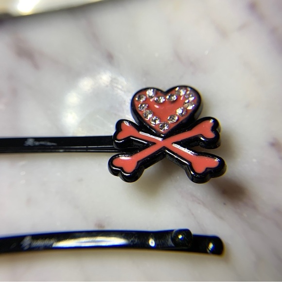 Tokidoki Red Crossbones Logo Enamel Crystal Hair Clips - Picture 5 of 7